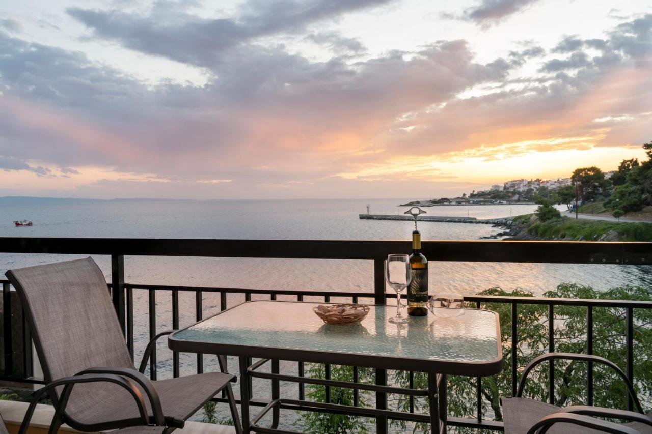 Magda Rooms "Sea View" Neos Marmaras Buitenkant foto