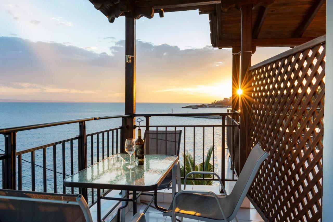 Magda Rooms "Sea View" Neos Marmaras Buitenkant foto